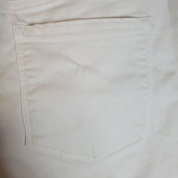 Vervet Attractively High Rise Botton Front‎ White Distressed Denim Shorts Size L - Picture 10 of 12